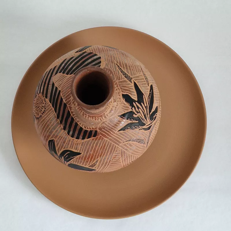 poterie-upcycling-poettery-vase-lyssand-lletc Feu interieur Artiste Illustratrice LLetC illustratrice dans la Loire