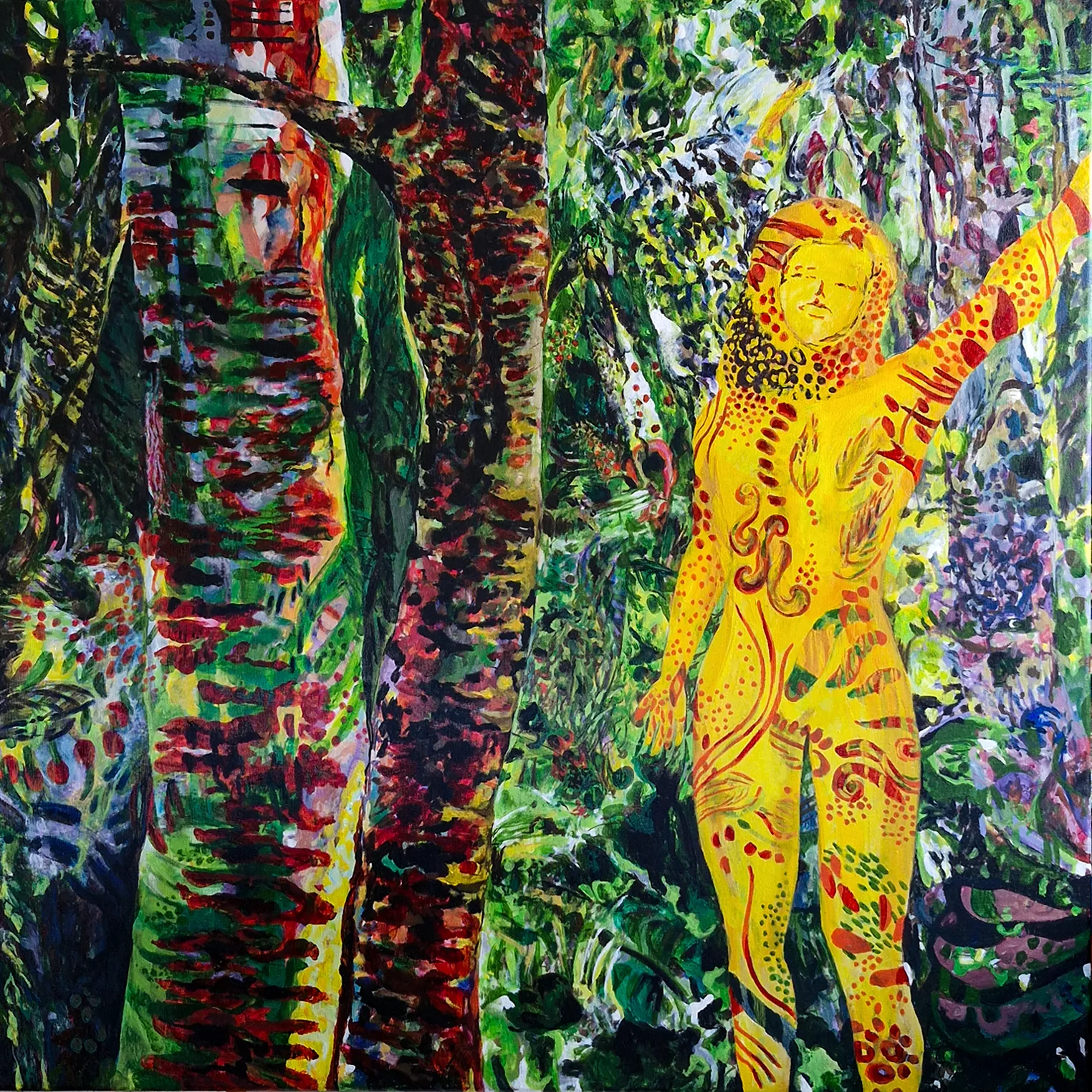 foret dense avec troncs, vegetation et femme colorée par les volutes de cette nature